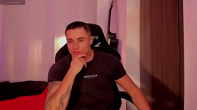 connorsmiith online show from 06-08-26, 07:58