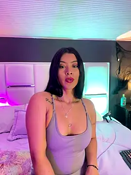 Snapshot of BellaFernandez__ chatting on 10-27-25, 12:39 BellaFernandez online show from 10-27-25, 12:39