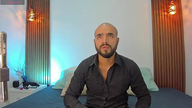Snapshot of Maximo_Di_Santi chatting on 10-20-25, 08:31 Maximo Di Santi online show from 10-20-25, 08:31