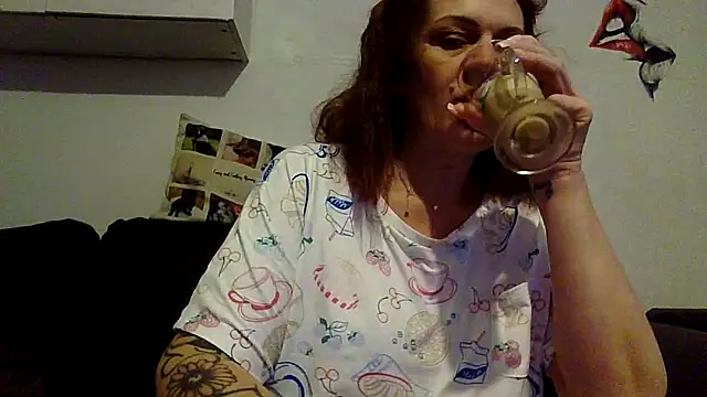 Snapshot of RubyyRosee chatting on 05-04-26, 05:22 RubyyRosee online show from 05-04-26, 05:22