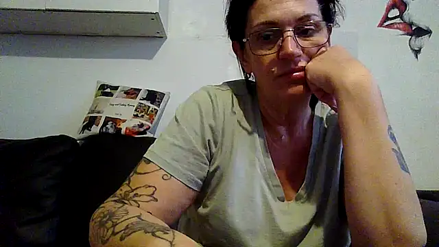 Snapshot of RubyyRosee chatting on 06-10-26, 05:19 RubyyRosee online show from 06-10-26, 05:19