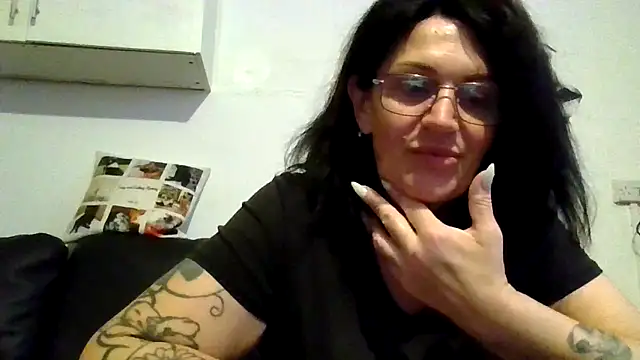 Snapshot of RubyyRosee chatting on 06-04-26, 05:34 RubyyRosee online show from 06-04-26, 05:34