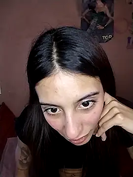 Snapshot of M4tute chatting on 09-17-25, 09:06 M4tute online show from 09-17-25, 09:06
