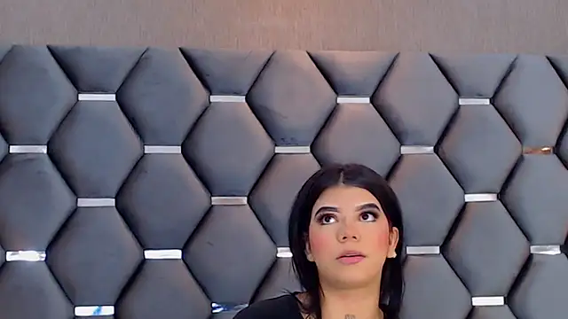 MelodyCarsson online show from 12-22-25, 12:05