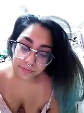 Snapshot of Lovelyrainn chatting on 09-19-25, 02:37 Lovelyrainn online show from 09-19-25, 02:37