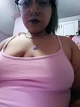 Snapshot of Lovelyrainn chatting on 09-27-25, 04:29 Lovelyrainn online show from 09-27-25, 04:29
