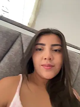 Snapshot of Lupe_19 chatting on 09-14-25, 10:21 Lupe 19 online show from 09-14-25, 10:21