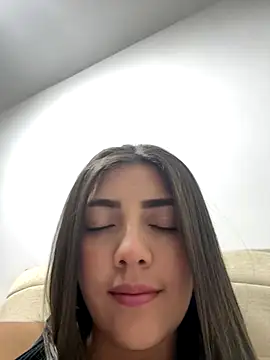 Snapshot of Lupe_19 chatting on 09-14-25, 05:19 Lupe 19 online show from 09-14-25, 05:19