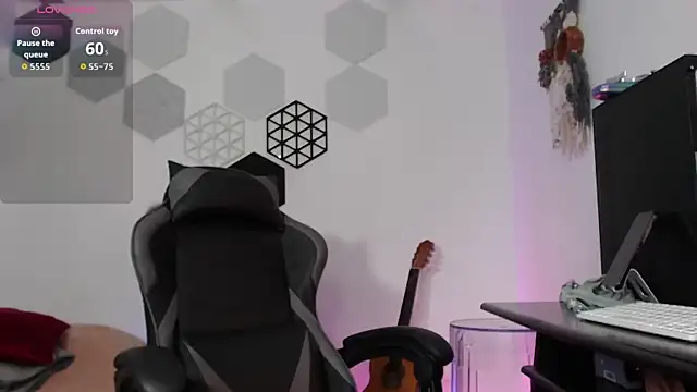 Susanahendrix online show from 05-19-26, 06:15