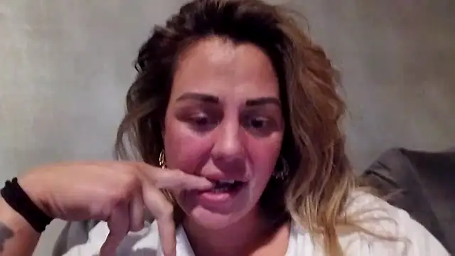 Sophrob96x online show from 09-10-25, 04:22