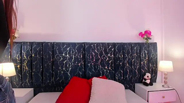Snapshot of katte_landerr chatting on 04-22-26, 01:07 katte landerr online show from 04-22-26, 01:07