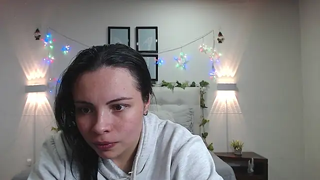 Megan 05  online show from 05-12-26, 07:20