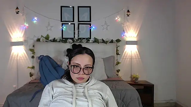 Megan 05  online show from 02-11-26, 06:30