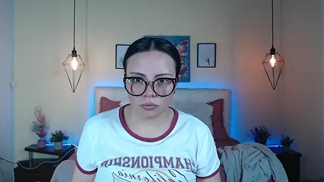 Megan 05  online show from 06-19-26, 06:47