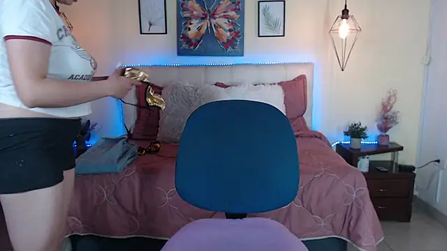 Megan 05  online show from 07-09-26, 07:46