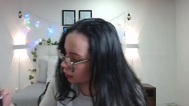 Megan 05  online show from 05-19-26, 07:32