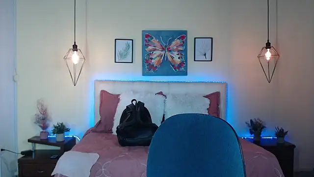Megan 05  online show from 06-18-26, 07:41