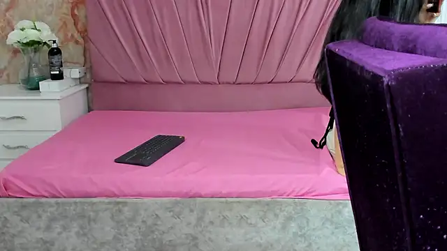 Snapshot of KatySweetas chatting on 02-06-26, 01:29 KatySweetas online show from 02-06-26, 01:29