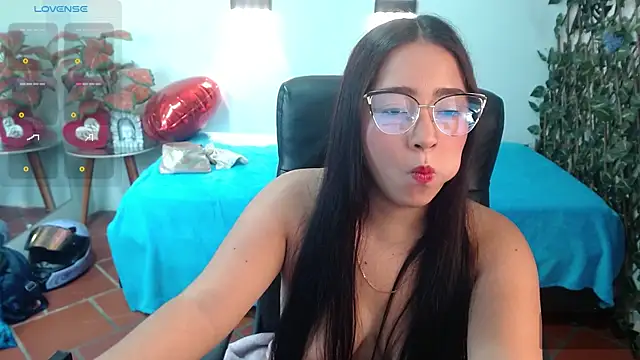 tinisweet online show from 04-14-26, 07:52