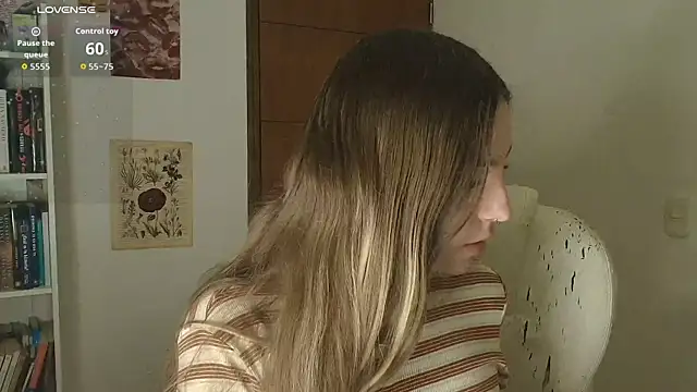 velvet  moon online show from 02-26-26, 05:40