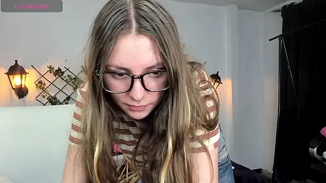 velvet  moon online show from 03-13-26, 03:55