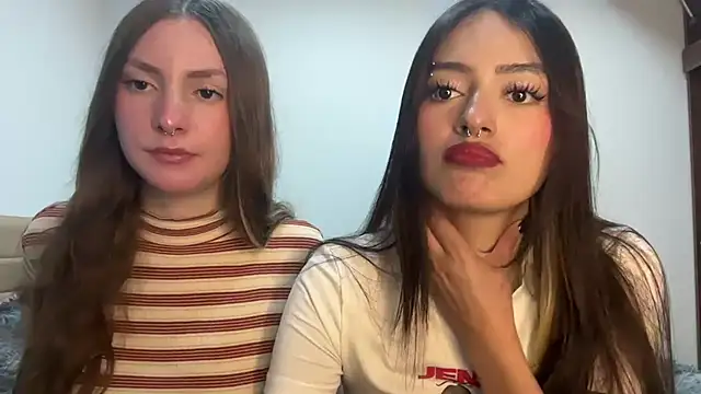 velvet  moon online show from 04-26-26, 03:37