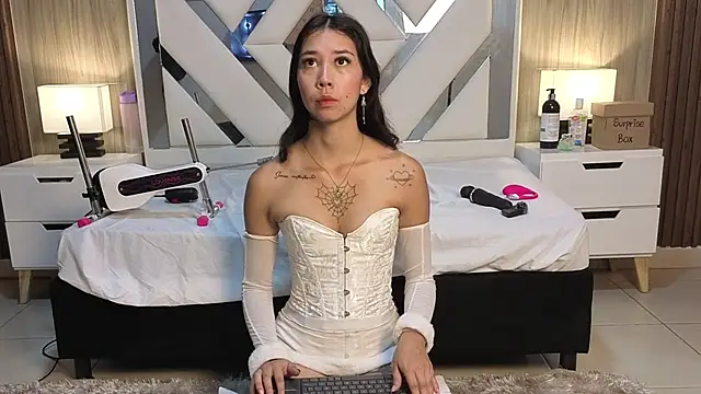 Snapshot of Lisa_sweetas chatting on 02-14-26, 01:17 Lisa sweetas online show from 02-14-26, 01:17