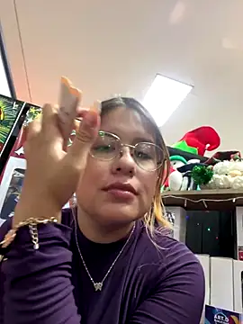 iamlucy online show from 11-12-25, 10:02