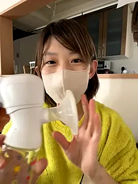 Snapshot of usako_2025 chatting on 10-29-25, 05:06 usako 2025 online show from 10-29-25, 05:06