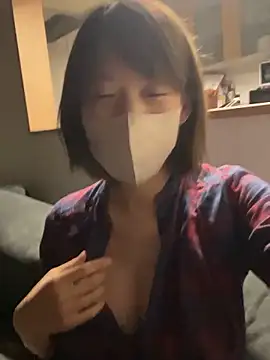 Snapshot of usako_2025 chatting on 10-20-25, 07:36 usako 2025 online show from 10-20-25, 07:36