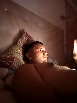 Snapshot of Hotguys111 chatting on 11-30-25, 09:54 Hotguys111 online show from 11-30-25, 09:54