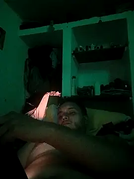 Snapshot of Hotguys111 chatting on 09-13-25, 06:13 Hotguys111 online show from 09-13-25, 06:13