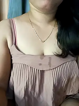Snapshot of babyangela14 chatting on 10-19-25, 04:26 babyangela14 online show from 10-19-25, 04:26