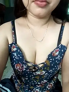 Snapshot of babyangela14 chatting on 09-18-25, 05:43 babyangela14 online show from 09-18-25, 05:43