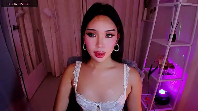 MS LUNA online show from 11-25-25, 08:31