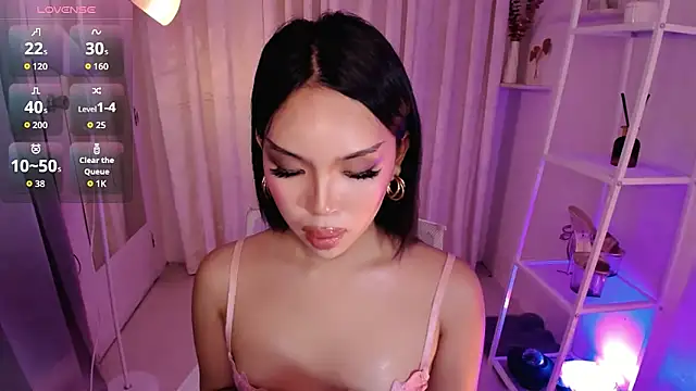 MS LUNA online show from 10-23-25, 12:42