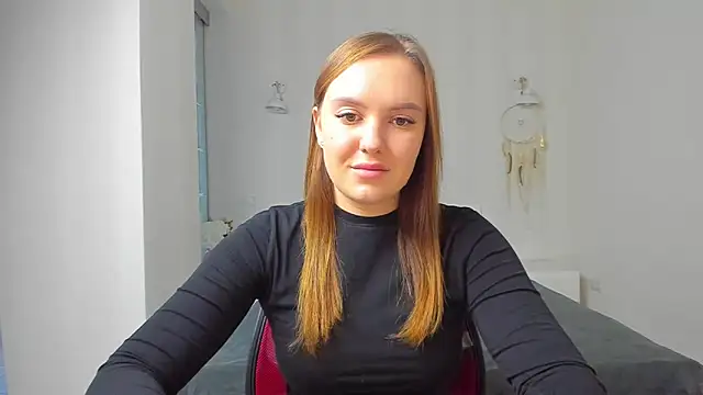 Snapshot of EmmaNorman chatting on 10-12-25, 02:29 EmmaNorman online show from 10-12-25, 02:29