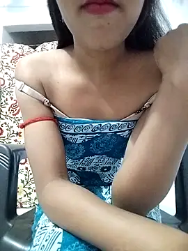 Snapshot of Naina_04 chatting on 11-17-25, 04:55 Naina 04 online show from 11-17-25, 04:55