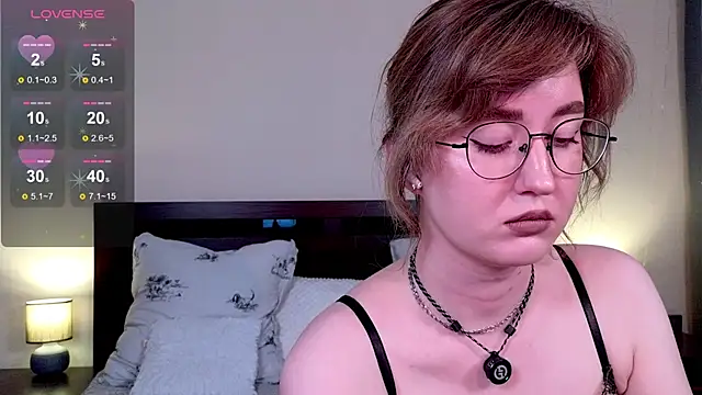Snapshot of _AlexaFlowers_ chatting on 06-10-26, 10:38 AlexaFlowers online show from 06-10-26, 10:38