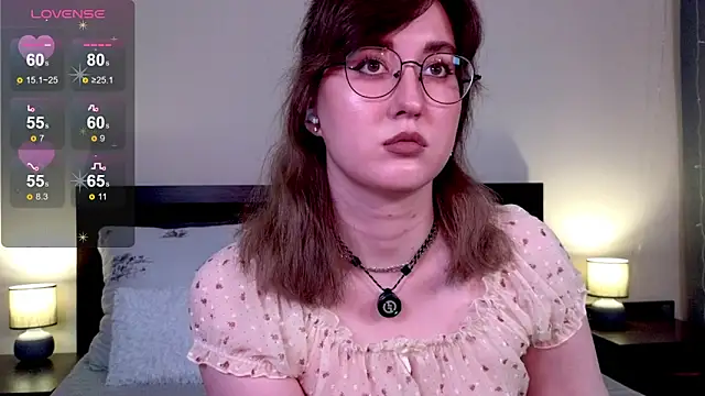 Snapshot of _AlexaFlowers_ chatting on 06-11-26, 08:33 AlexaFlowers online show from 06-11-26, 08:33
