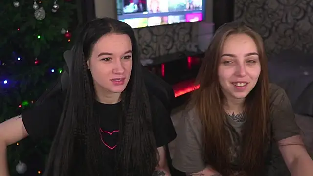 Snapshot of lis_silver chatting on 12-19-25, 07:44 lis silver online show from 12-19-25, 07:44