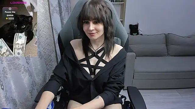 Snapshot of MistyDark chatting on 07-07-26, 06:00 MistyDark online show from 07-07-26, 06:00