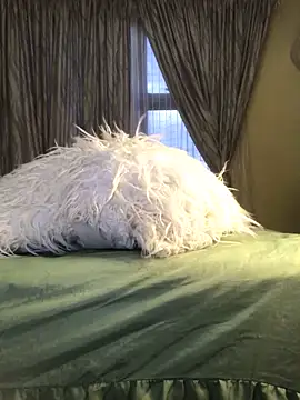 KINKYBOOTI22 online show from 03-26-26, 04:16