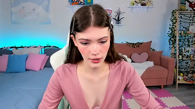 Snapshot of Zoe_Vee chatting on 07-15-26, 03:24 Zoe Vee online show from 07-15-26, 03:24