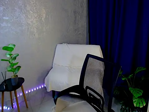 arlana klart online show from 11-20-25, 05:08