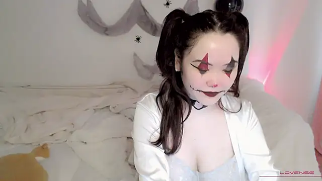 tsunade chan online show from 10-31-25, 05:15