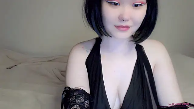 tsunade chan online show from 10-11-25, 05:19