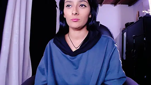 loganher900 online show from 02-06-26, 06:31