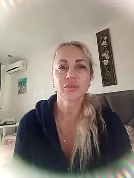 KissMiSveet online show from 11-17-25, 10:30