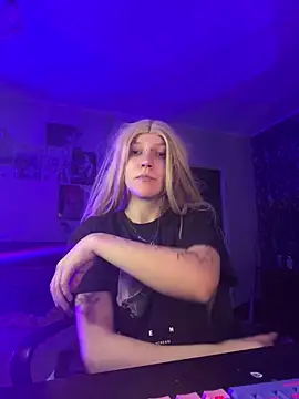 Akira-ivy online show from 09-21-25, 09:20